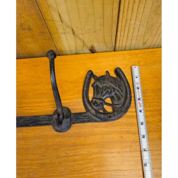 Cast Iron Coat Rack With Horsehead and Horseshoe - Picture 3 of 8